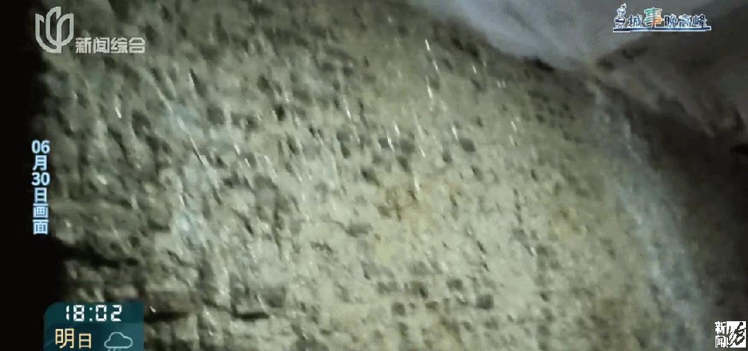DƬ